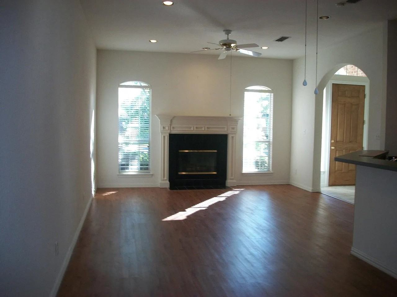9549 Fair Haven St - Photo 5 of 14