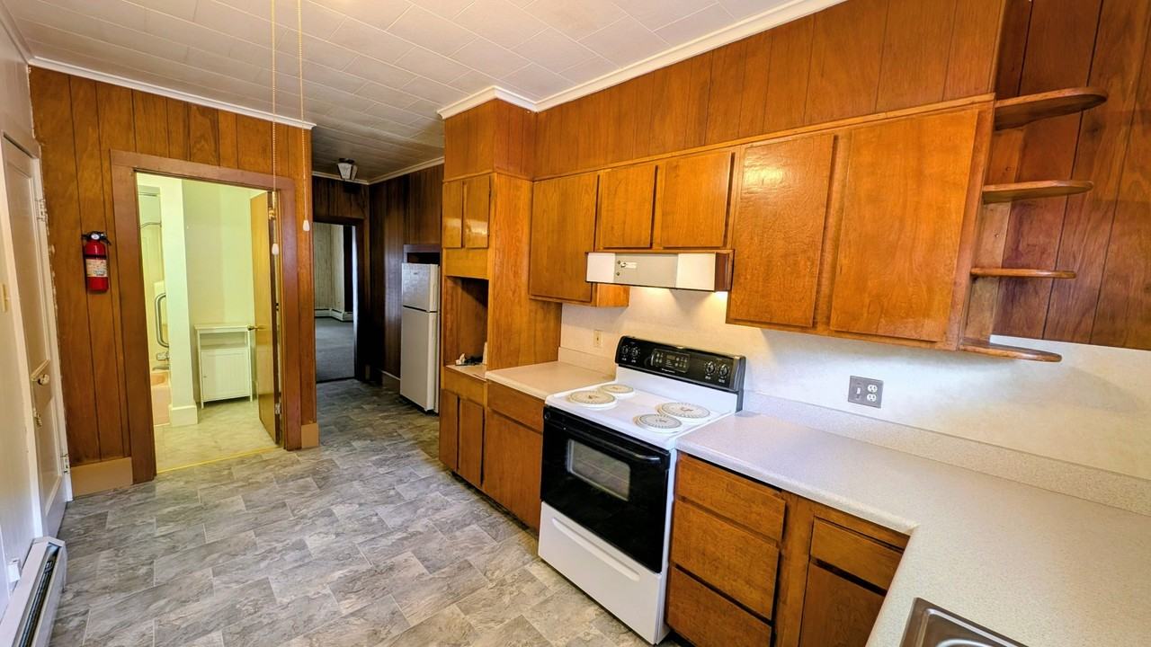 1120 W Arch St #A - Photo 2 of 16