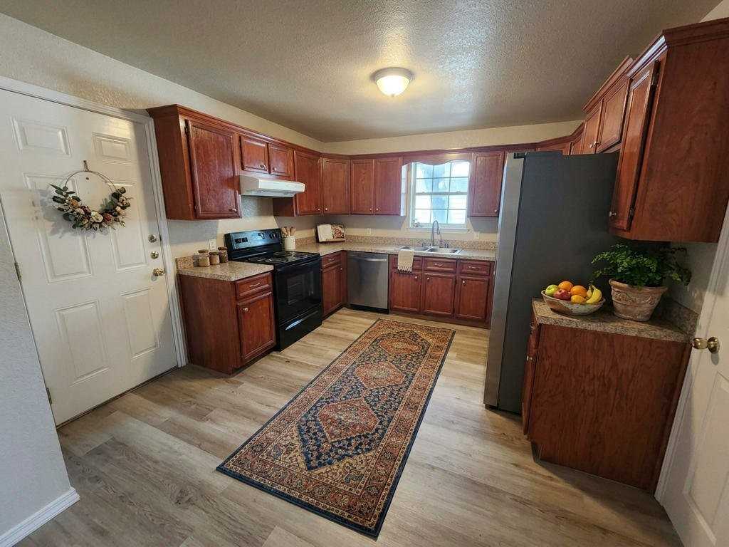 503 S 2nd St - Photo 2 of 10