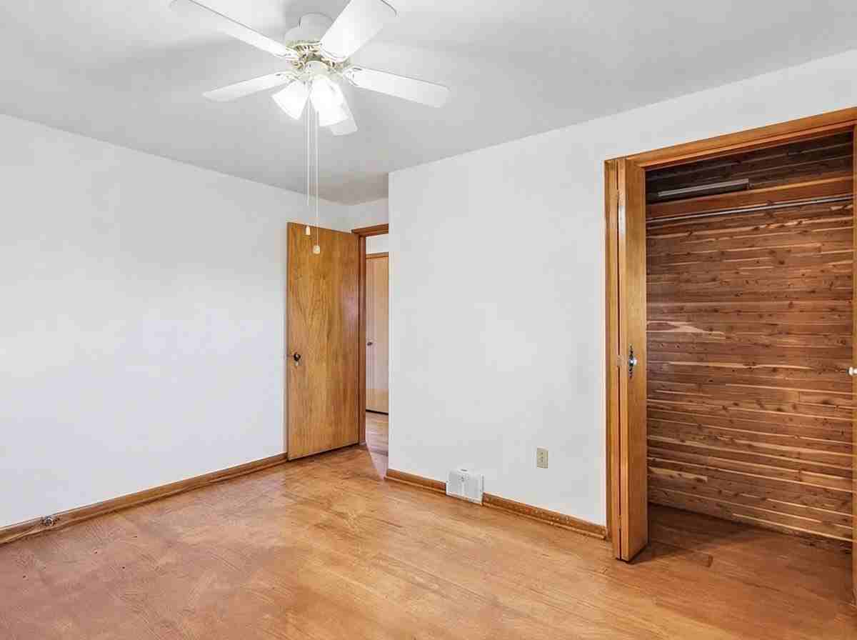 478 Balconade Dr - Photo 5 of 17