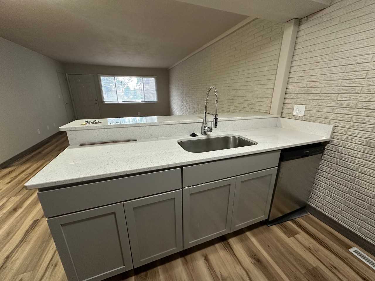 921 22nd Ave #12 - Photo 5 of 15
