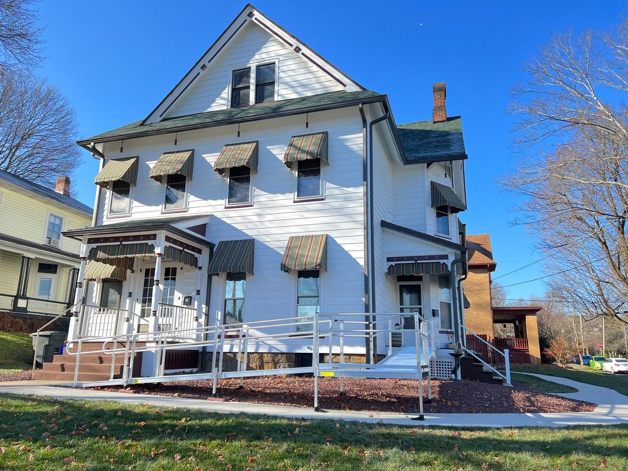 204 Central Ave #3