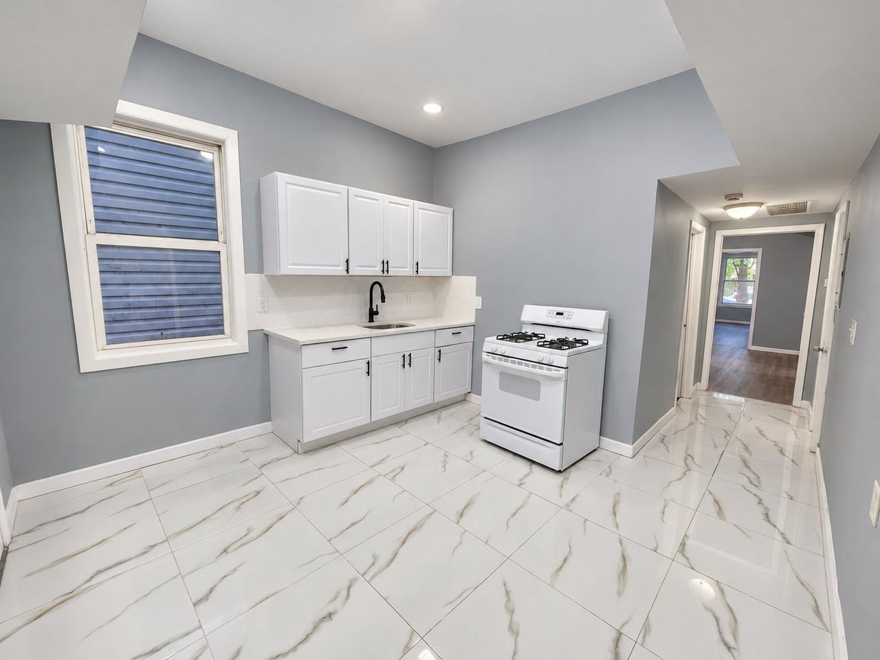 794 Bergen St #1 - Photo 3 of 7