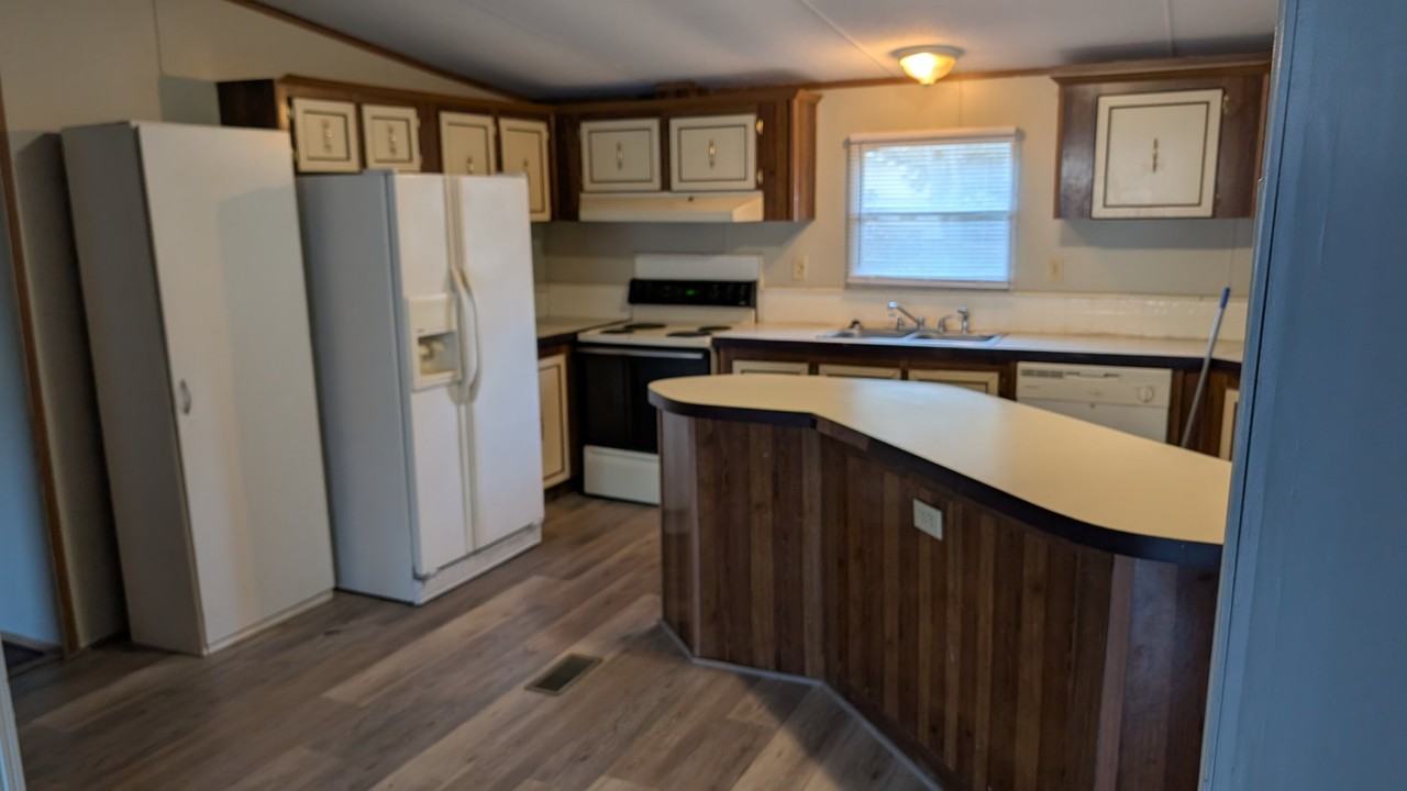 501 Red Bird Dr - Photo 7 of 18