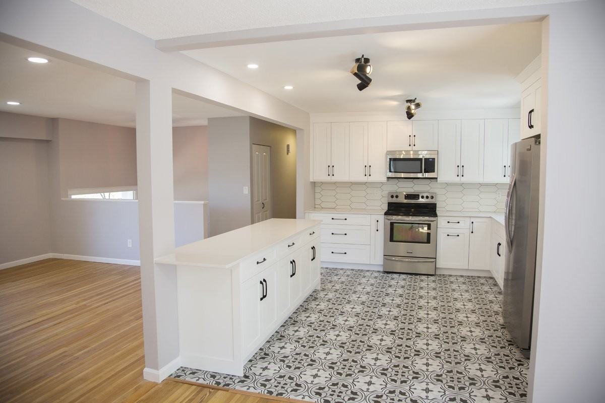 2126 Elspeth Pl - Photo 4 of 21