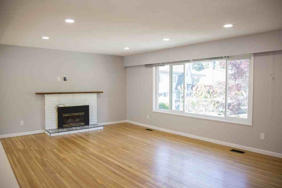 2126 Elspeth Pl - Photo 5 of 21