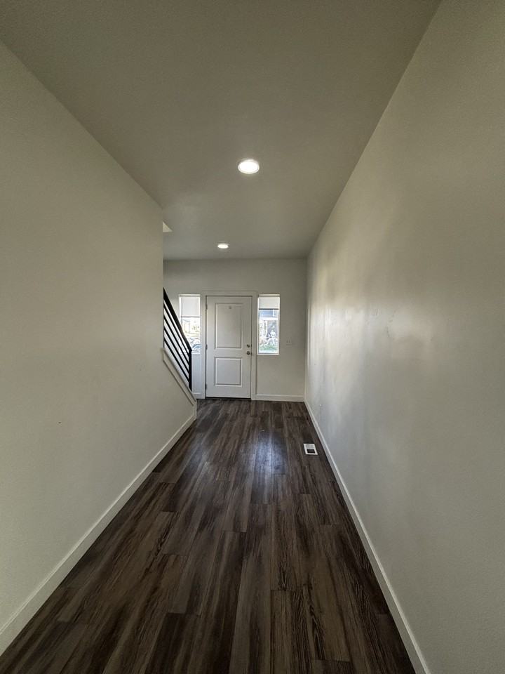 675 E Verdant Dr #1 - Photo 3 of 24