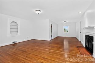 130 W Oak St - Photo 1 of 1