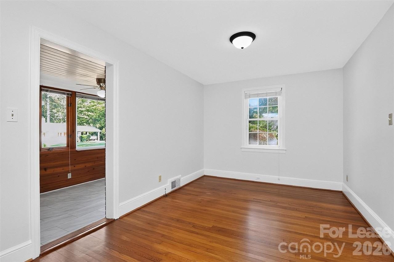 130 W Oak St - Photo 3 of 22