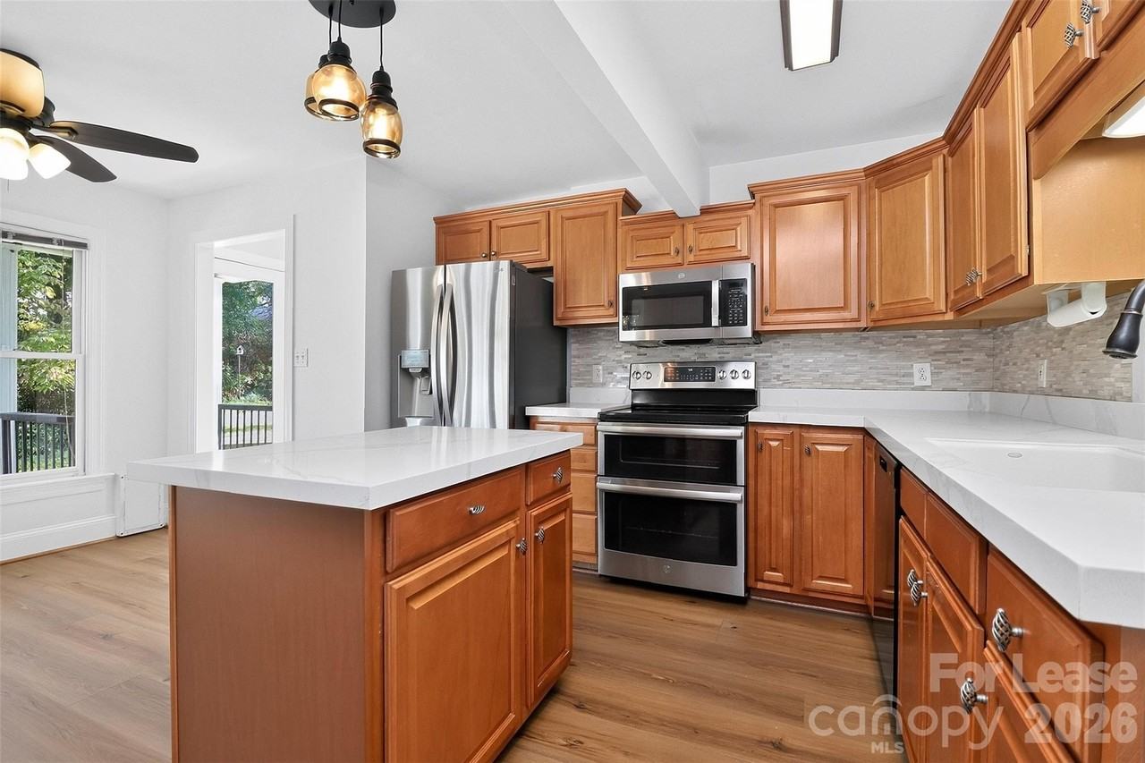130 W Oak St - Photo 5 of 22