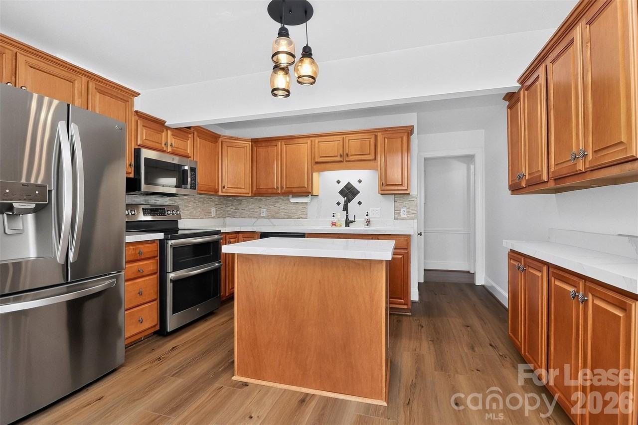 130 W Oak St - Photo 6 of 22
