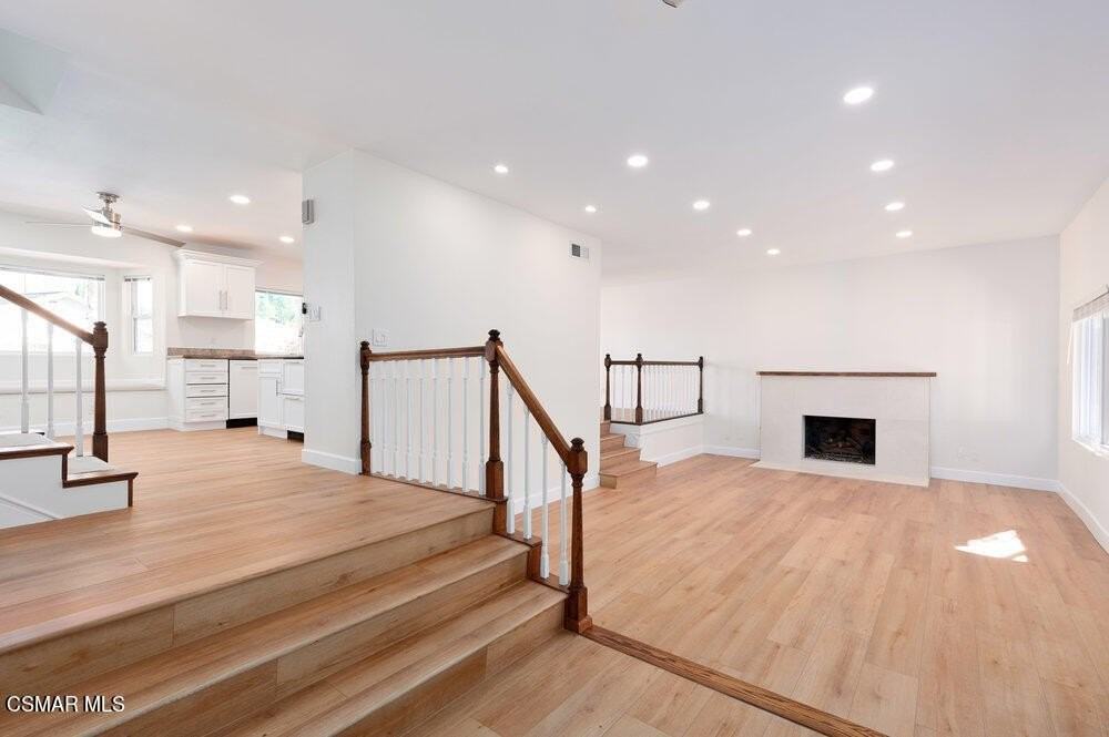 1738 Stoddard Ave - Photo 3 of 50