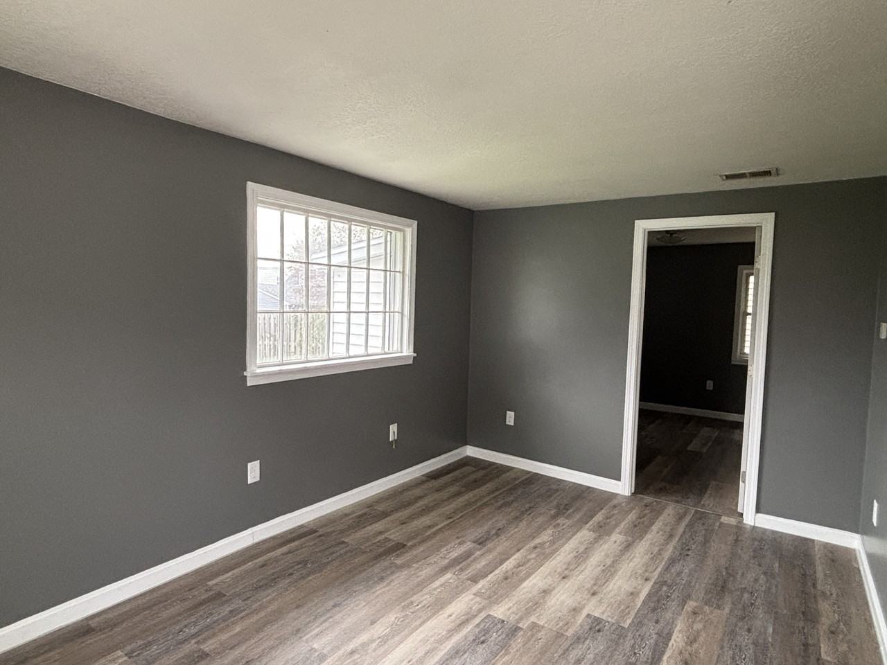 190 Meadowbrook Ave #1 - Photo 2 of 12