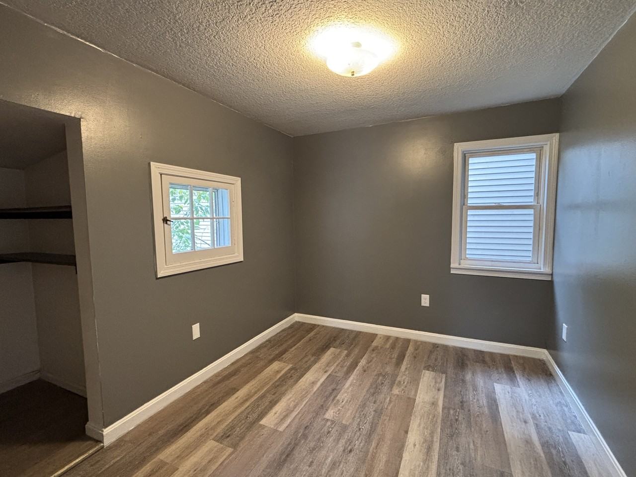 190 Meadowbrook Ave #1 - Photo 4 of 12