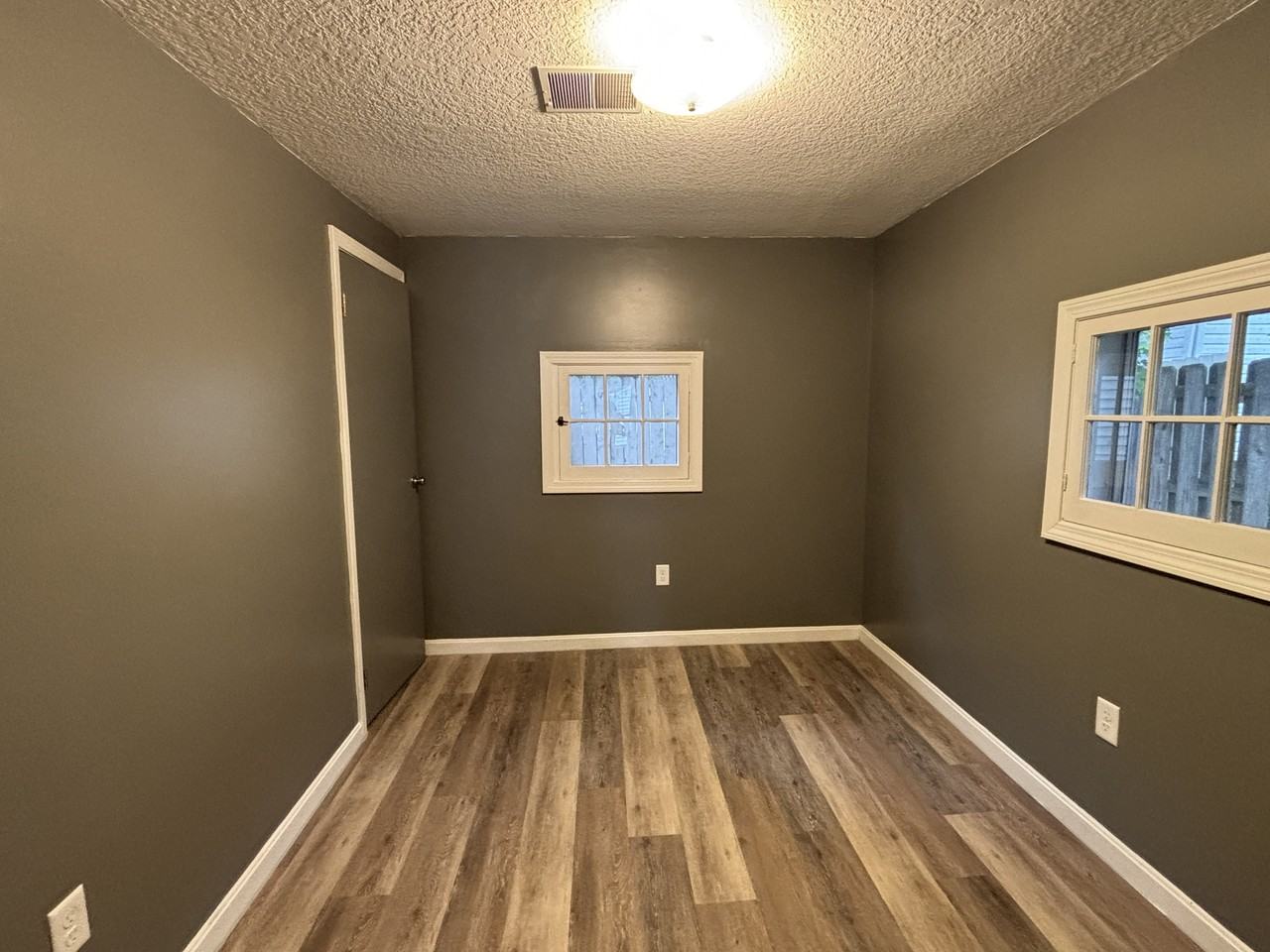 190 Meadowbrook Ave #1 - Photo 5 of 12