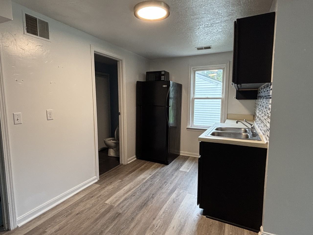 190 Meadowbrook Ave #1 - Photo 6 of 12
