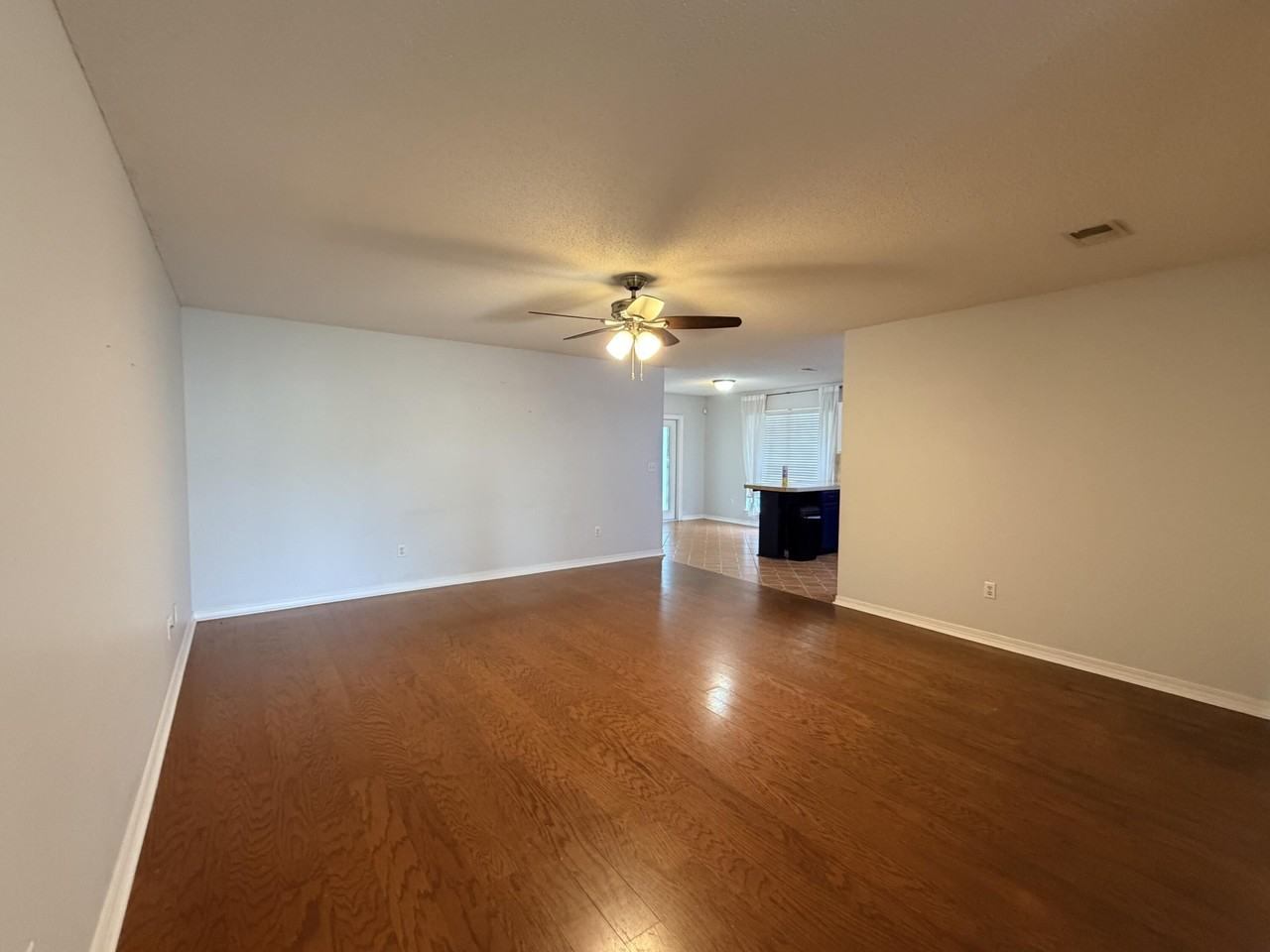 109 Flamingo Dr - Photo 2 of 12