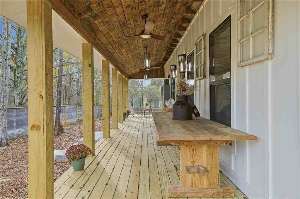 356 Hyde Rd - Photo 2 of 21