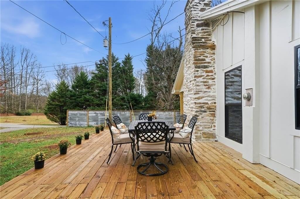 356 Hyde Rd - Photo 3 of 21