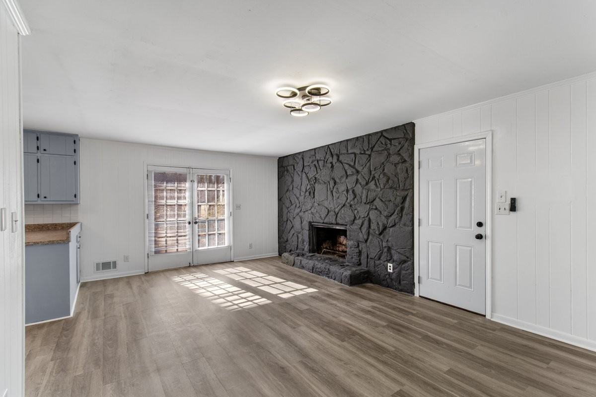 4177 Windemere Dr #1 - Photo 2 of 10