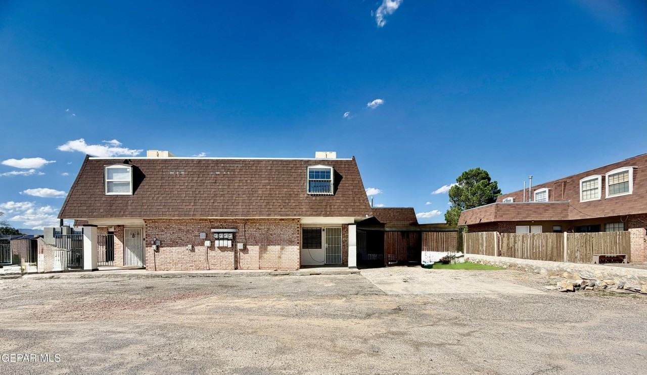 10818 Ivanhoe Dr #B - Photo 5 of 50