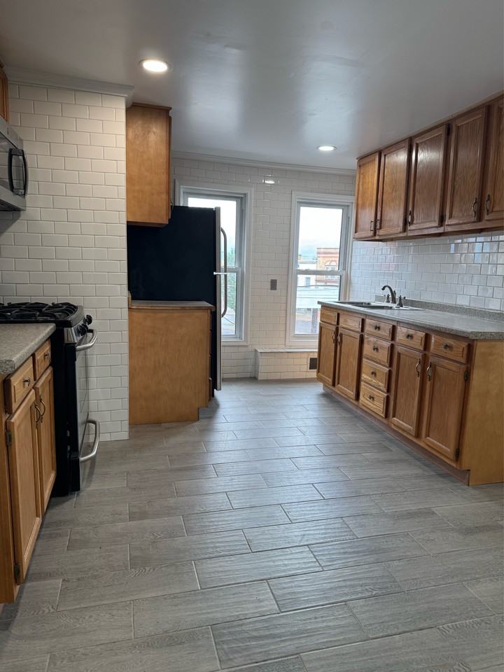 508 Albany St #2 - Photo 2 of 17