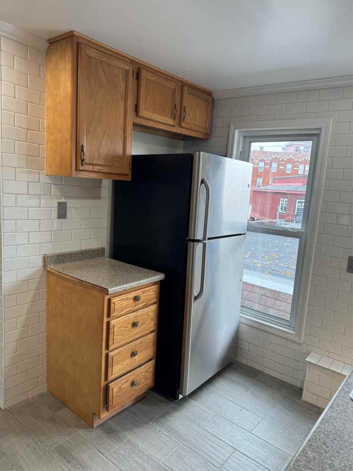 508 Albany St #2 - Photo 5 of 17