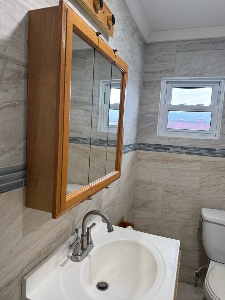 508 Albany St #2 - Photo 6 of 17