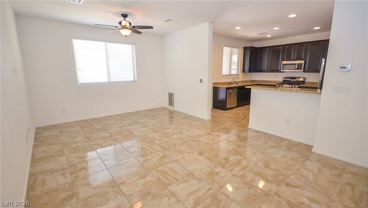 7724 Flowering Quince Dr - Photo 4 of 38