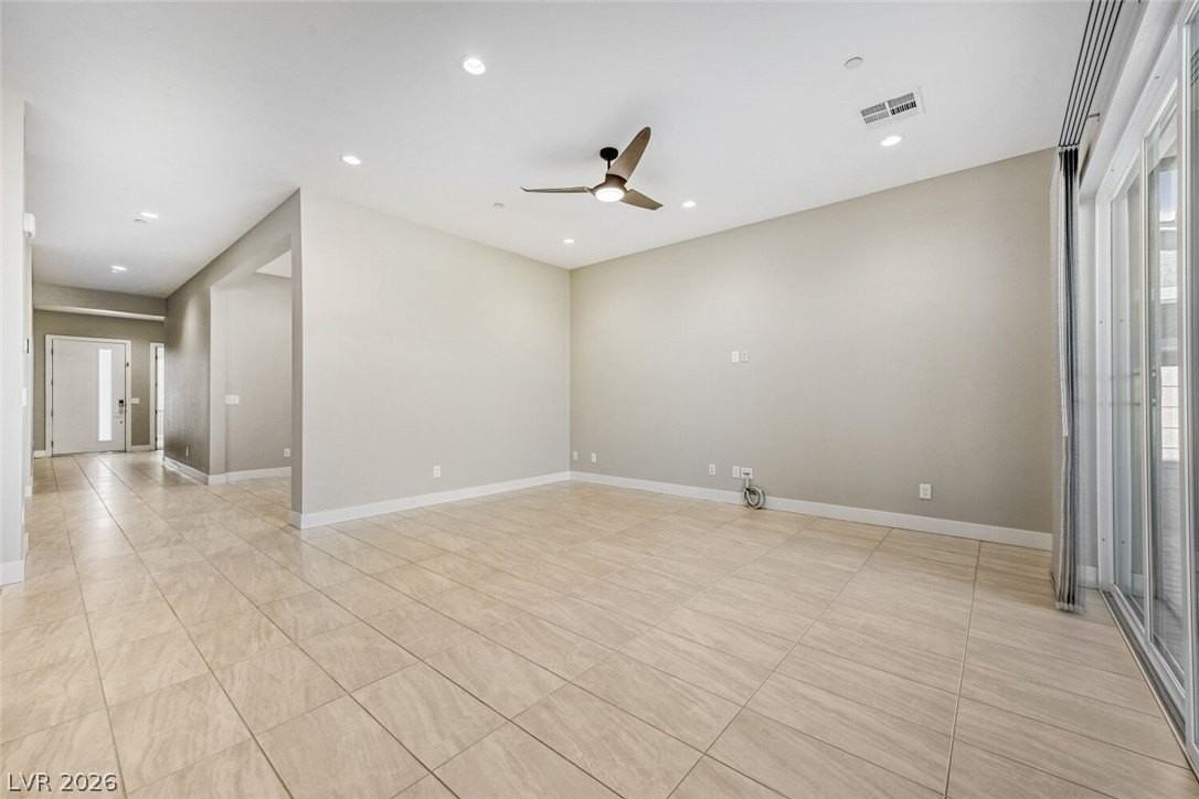 840 Watford Pl - Photo 6 of 34