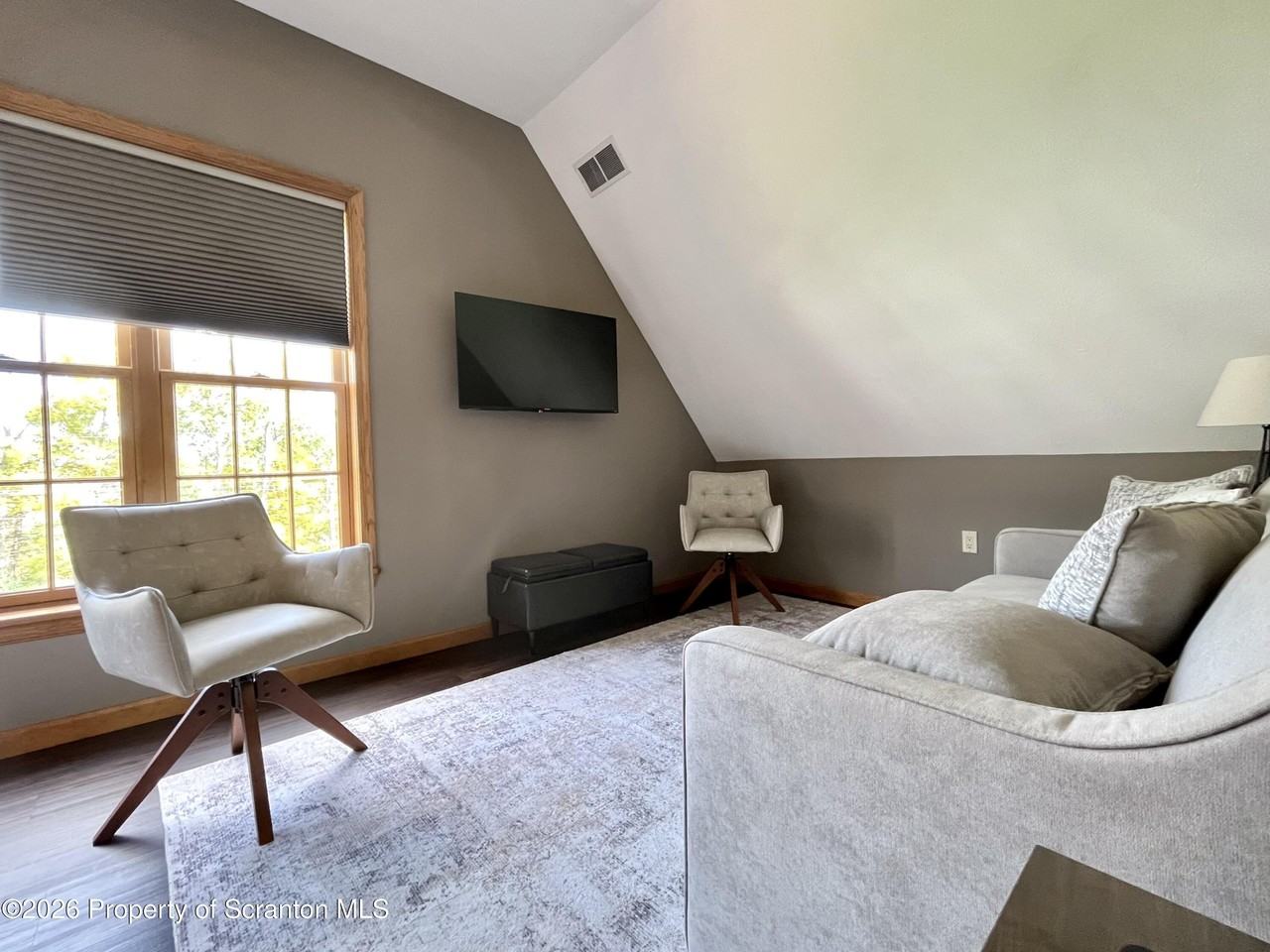 531 Easton Tpke #2ndFL202 - Photo 7 of 10