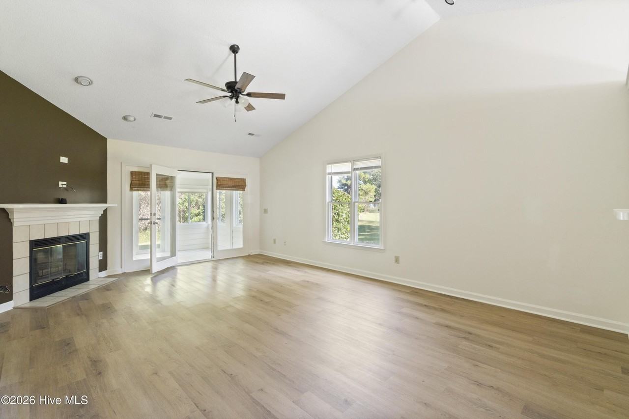 3024 Remington Dr - Photo 3 of 41