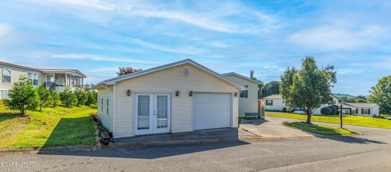 1322 Silver Charm Way - Photo 5 of 50