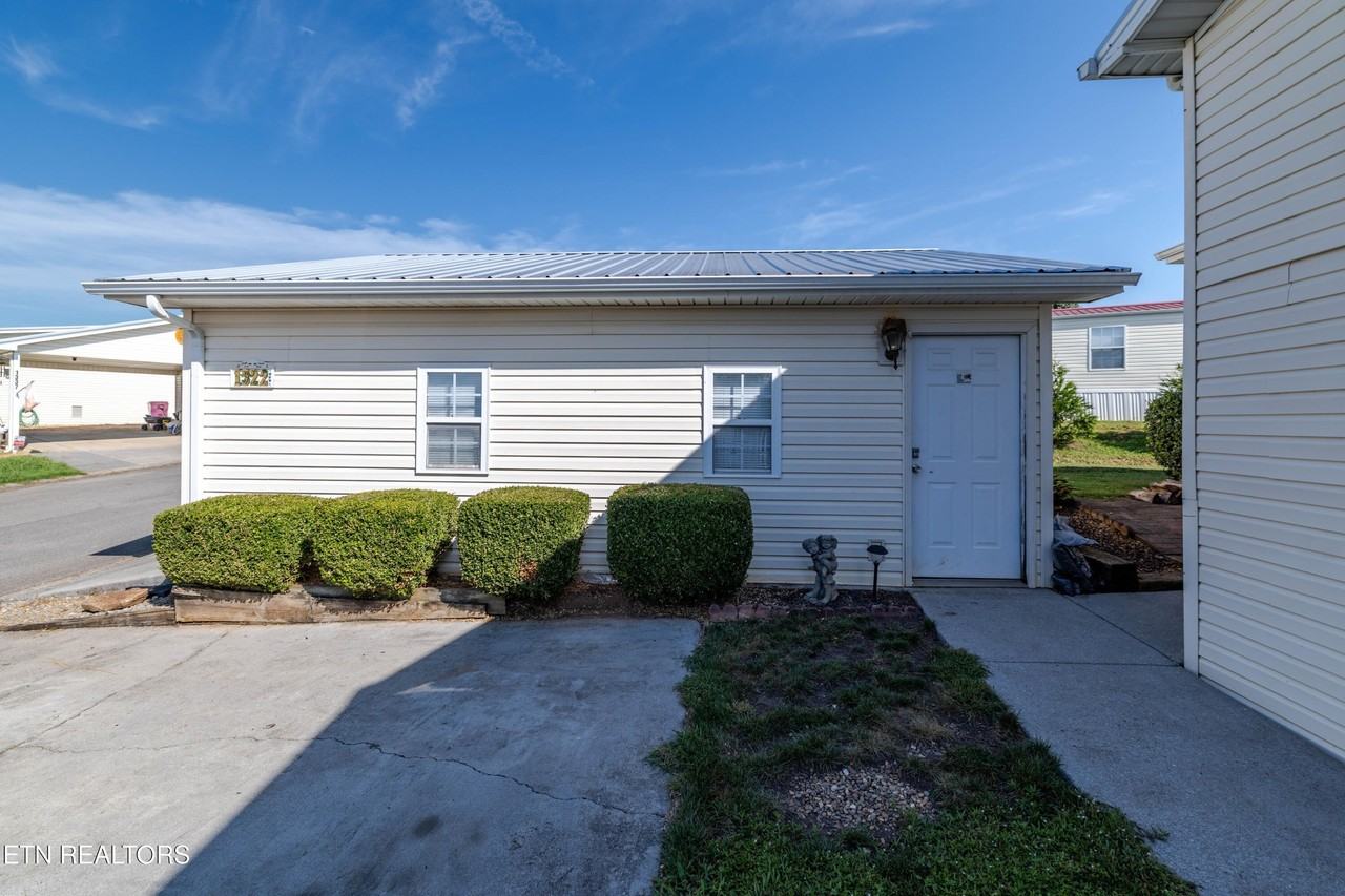 1322 Silver Charm Way - Photo 6 of 50