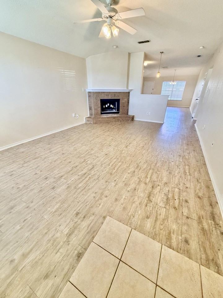 6202 17th St - Photo 2 of 11