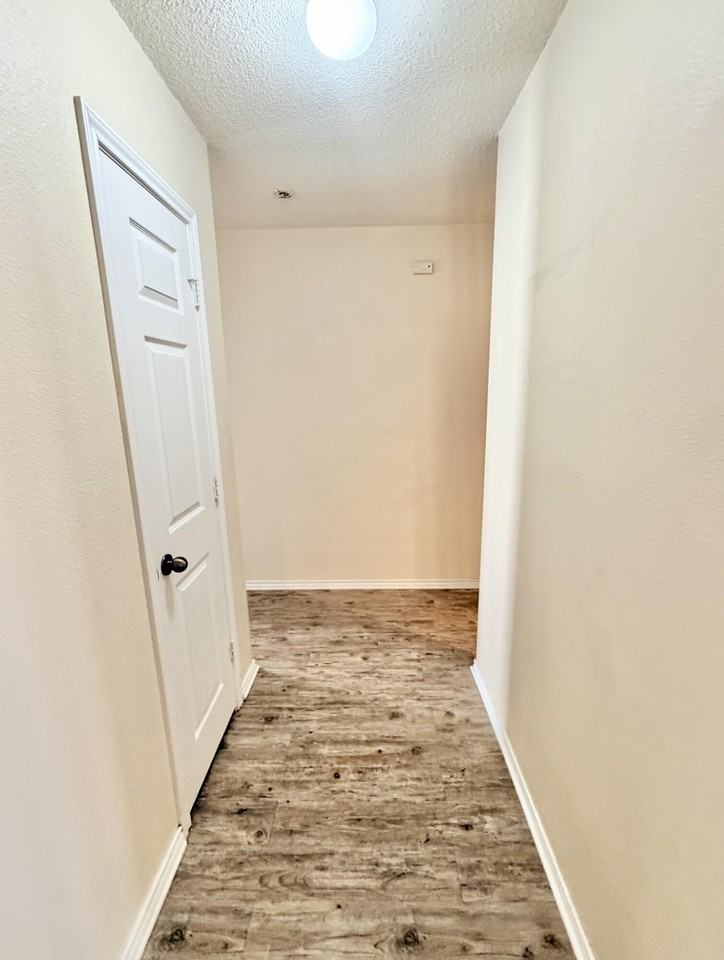 6202 17th St - Photo 6 of 11