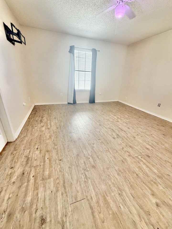 6202 17th St - Photo 7 of 11