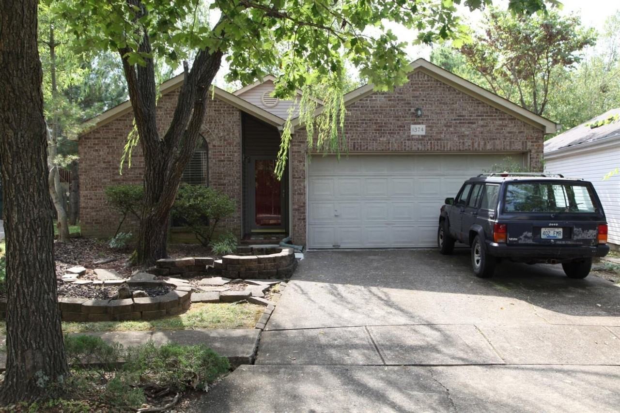 1374 The Kings Ct - Photo 3 of 16