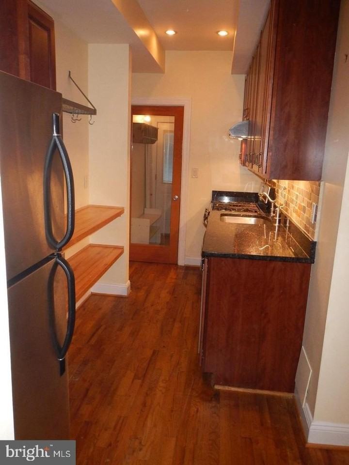 257 14th Pl Ne - Photo 7 of 26