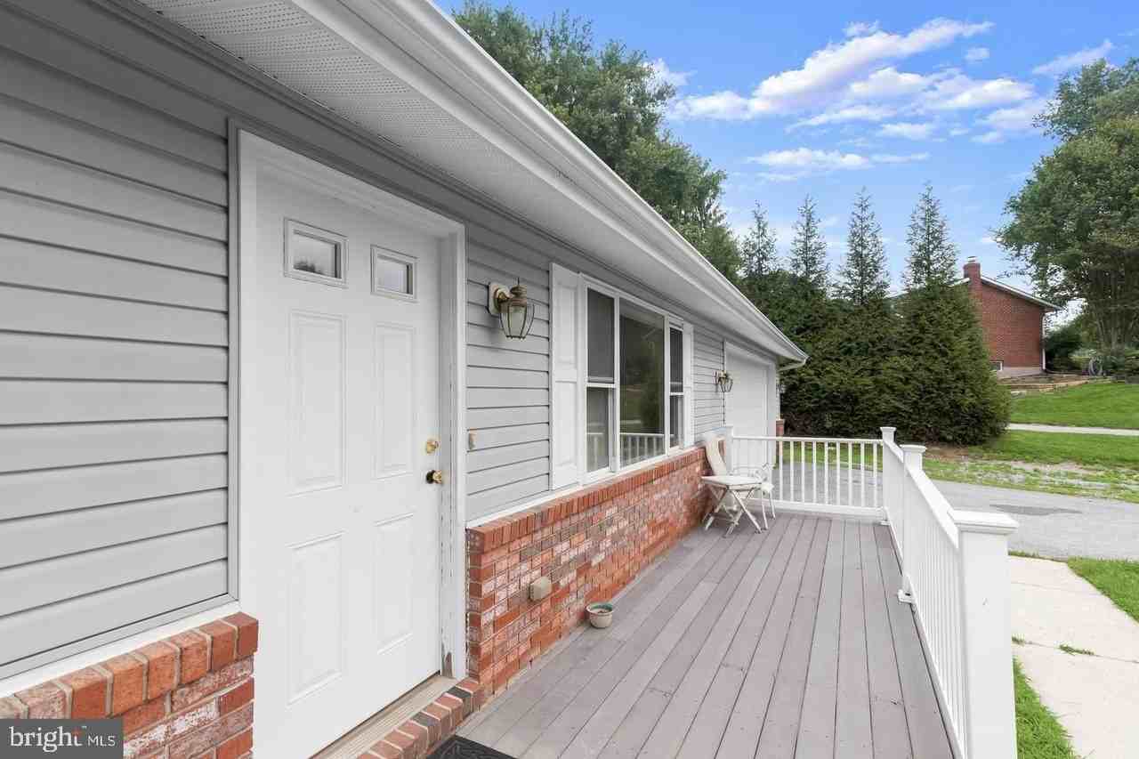 7002 Bristol Pl - Photo 3 of 50