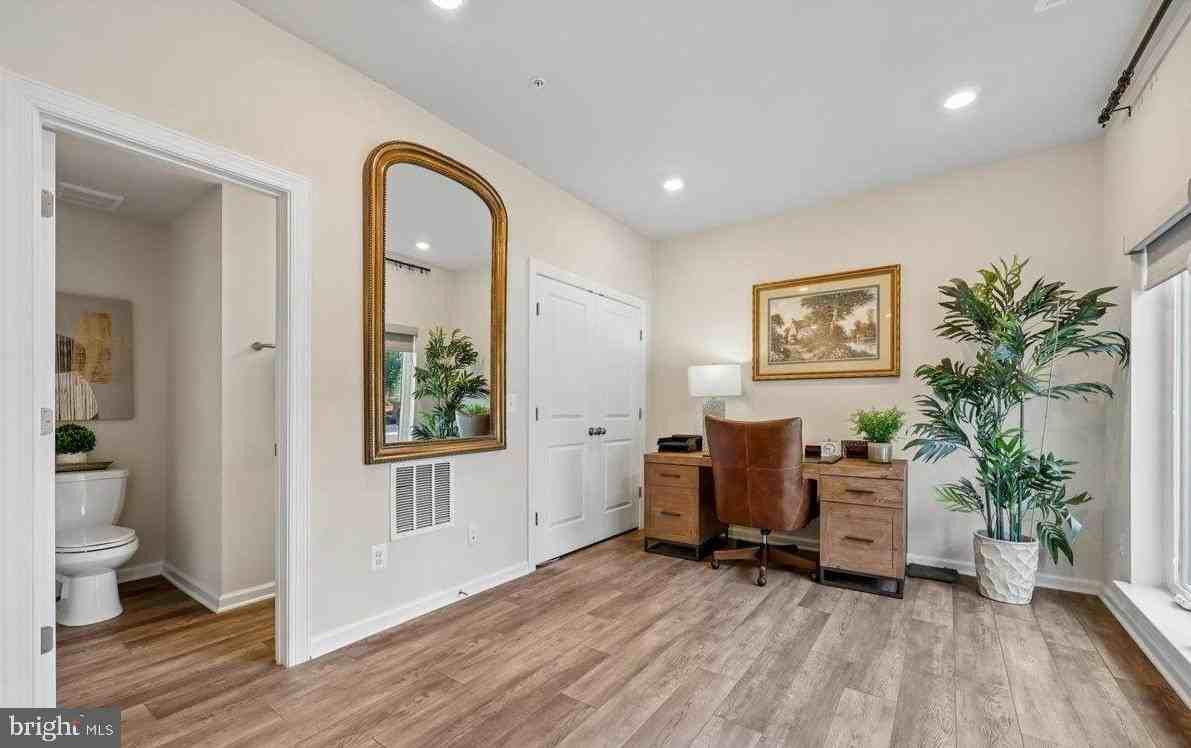 8178 Flatbush St - Photo 4 of 33