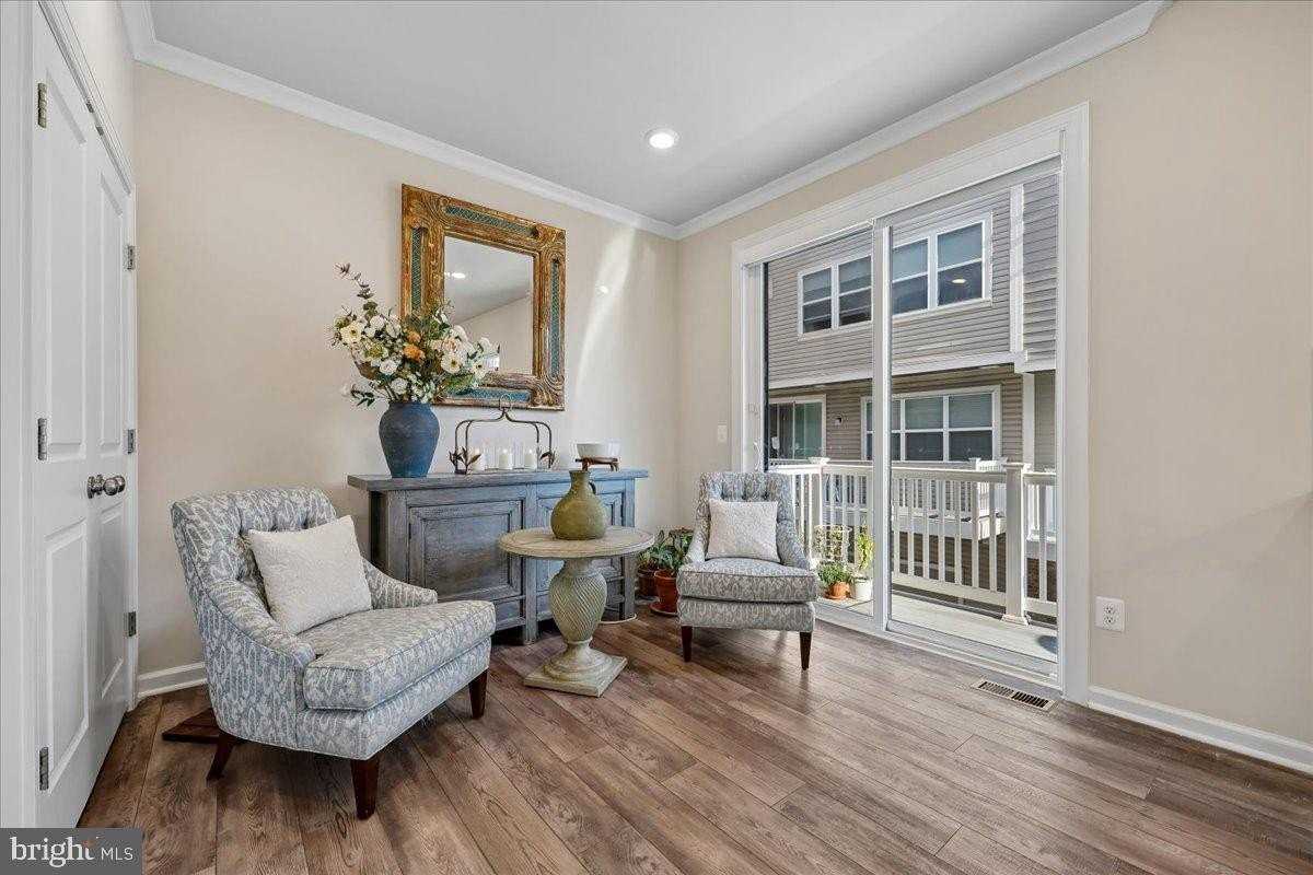 8178 Flatbush St - Photo 7 of 33