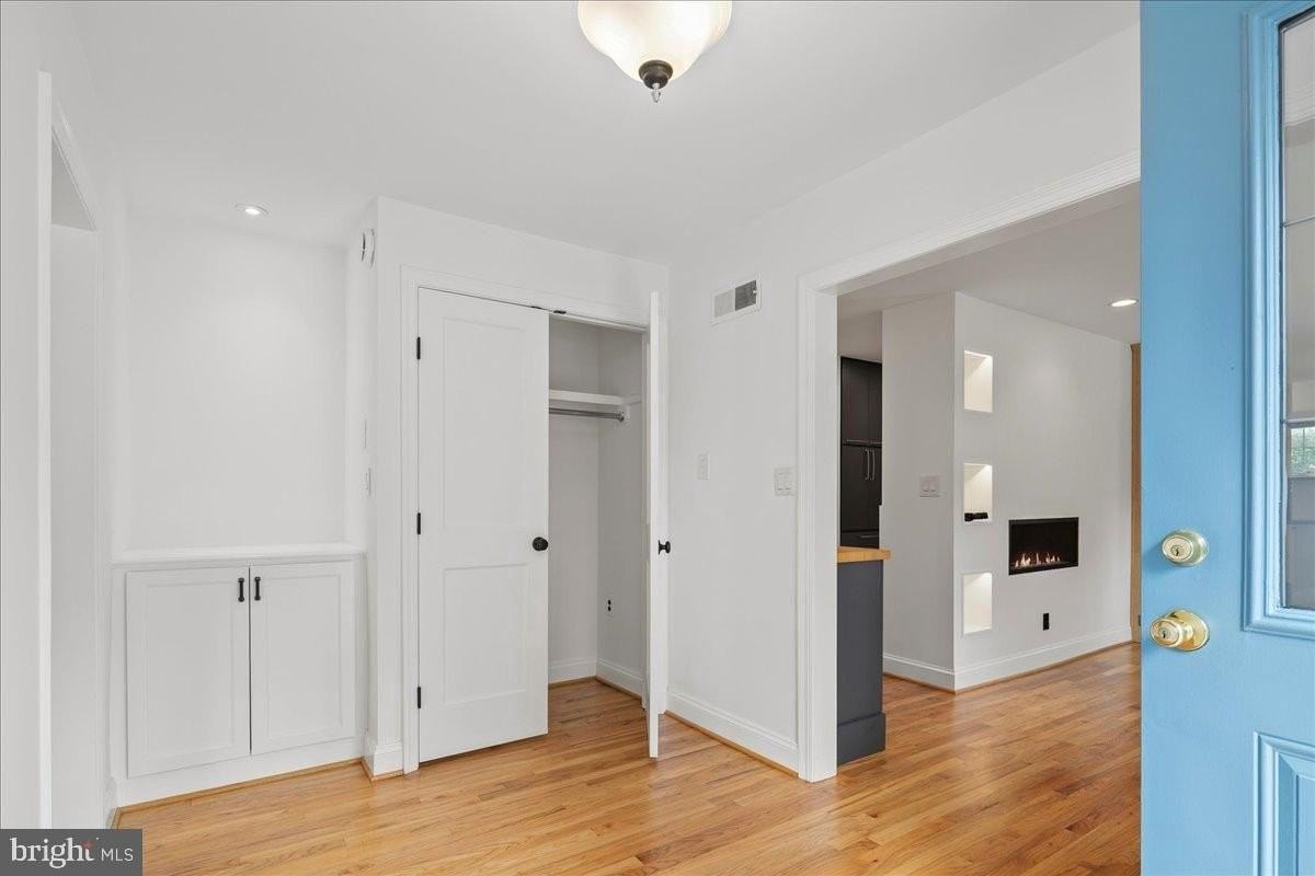 6410 Potomac Ave - Photo 7 of 50