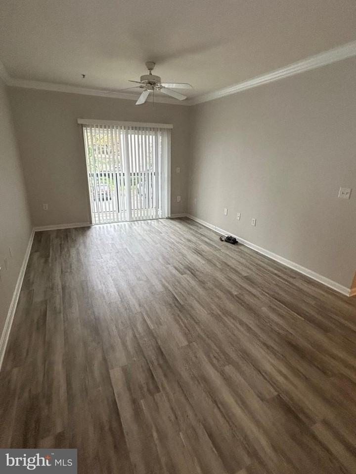 11350 Aristotle Dr - Photo 3 of 7