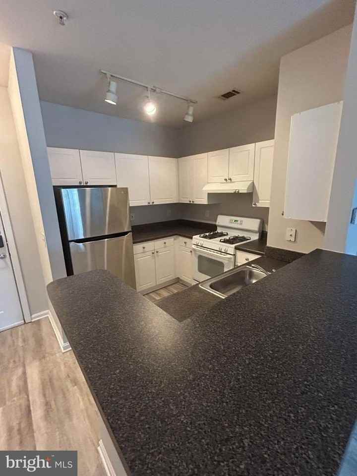 11350 Aristotle Dr - Photo 6 of 7