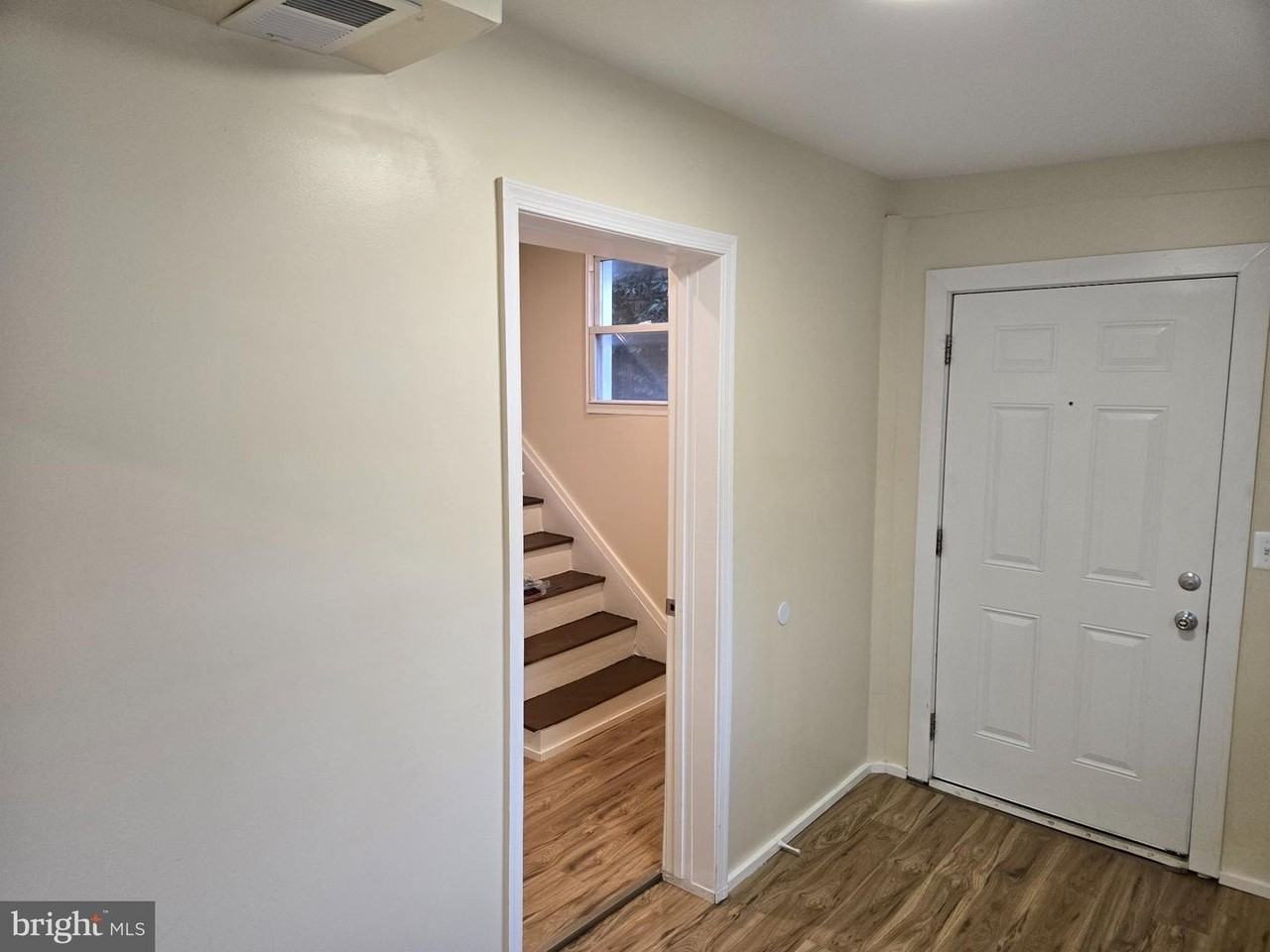 214 N East Ln - Photo 3 of 30