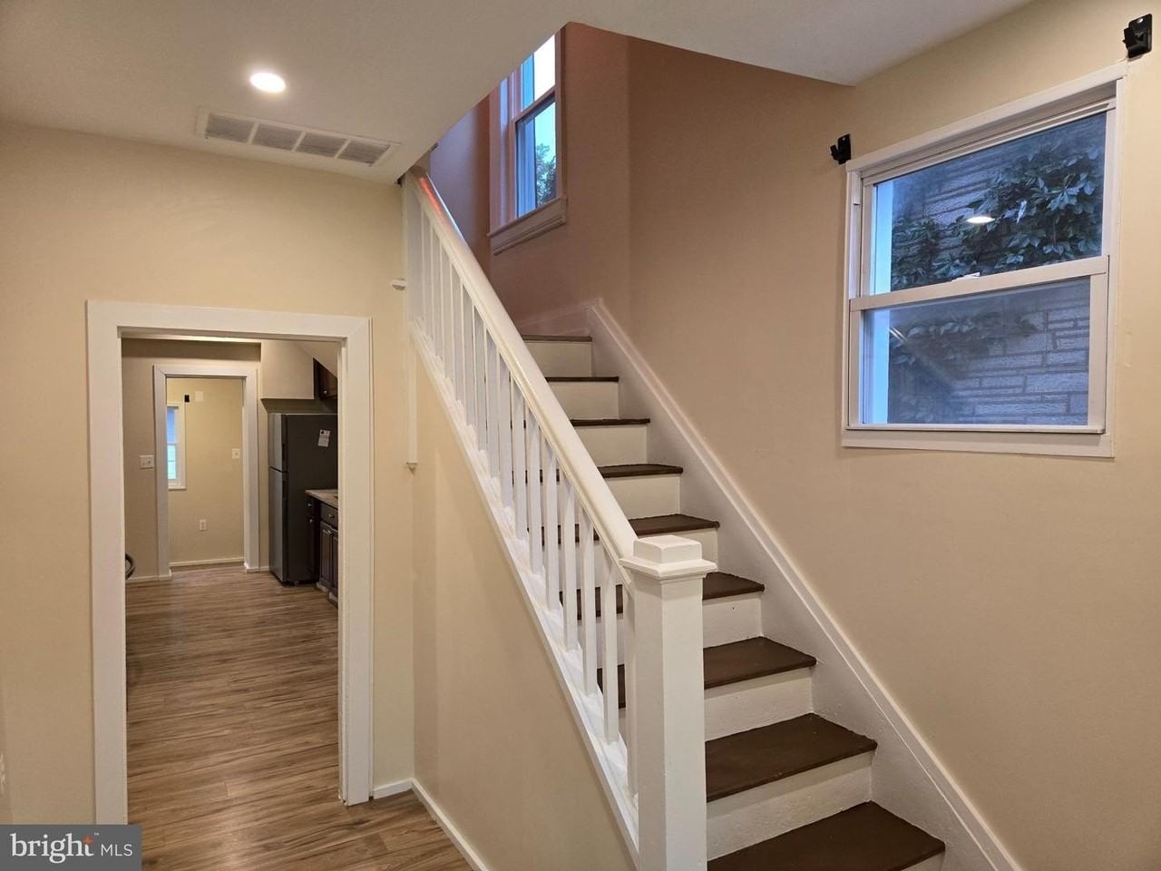 214 N East Ln - Photo 4 of 30