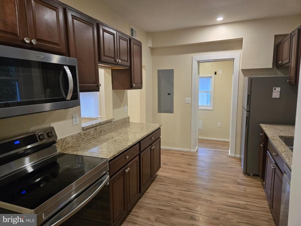 214 N East Ln - Photo 7 of 30