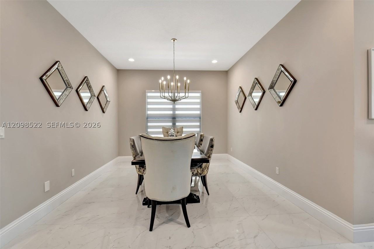 9331 Eden Roc Ct - Photo 4 of 50