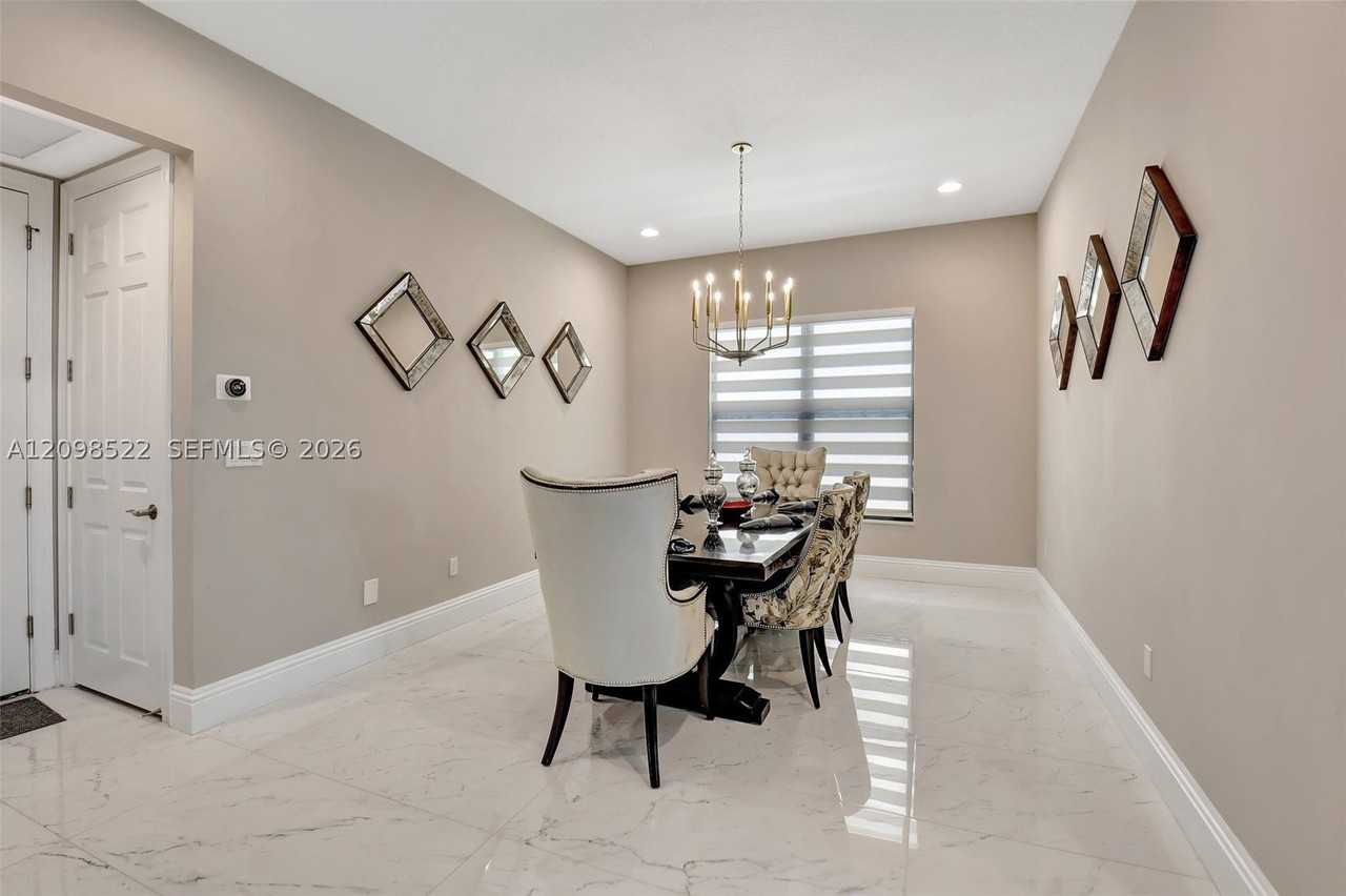 9331 Eden Roc Ct - Photo 5 of 50